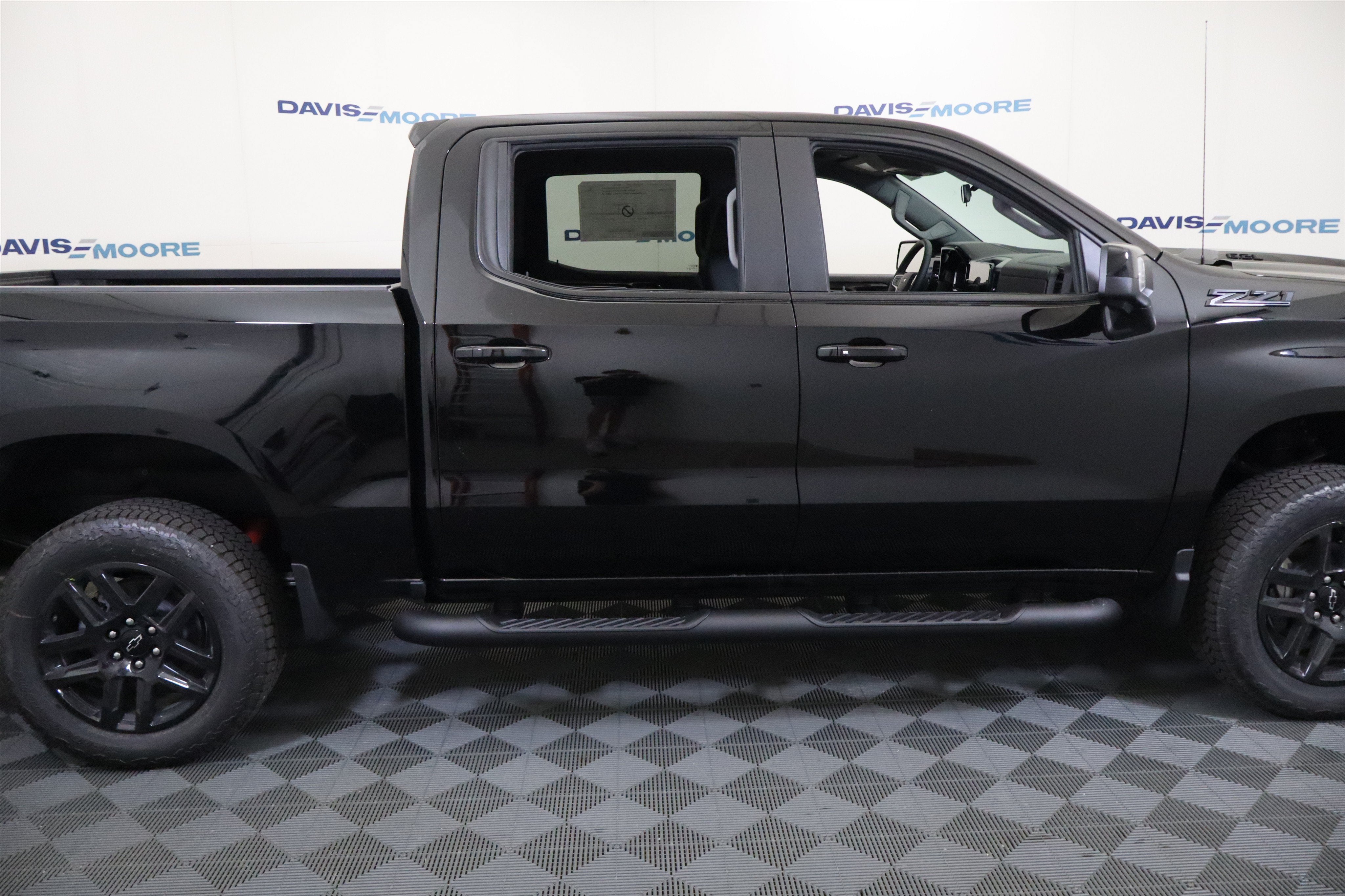 2026 Chevrolet Silverado 1500 LT Trail Boss Crew Cab 4WD