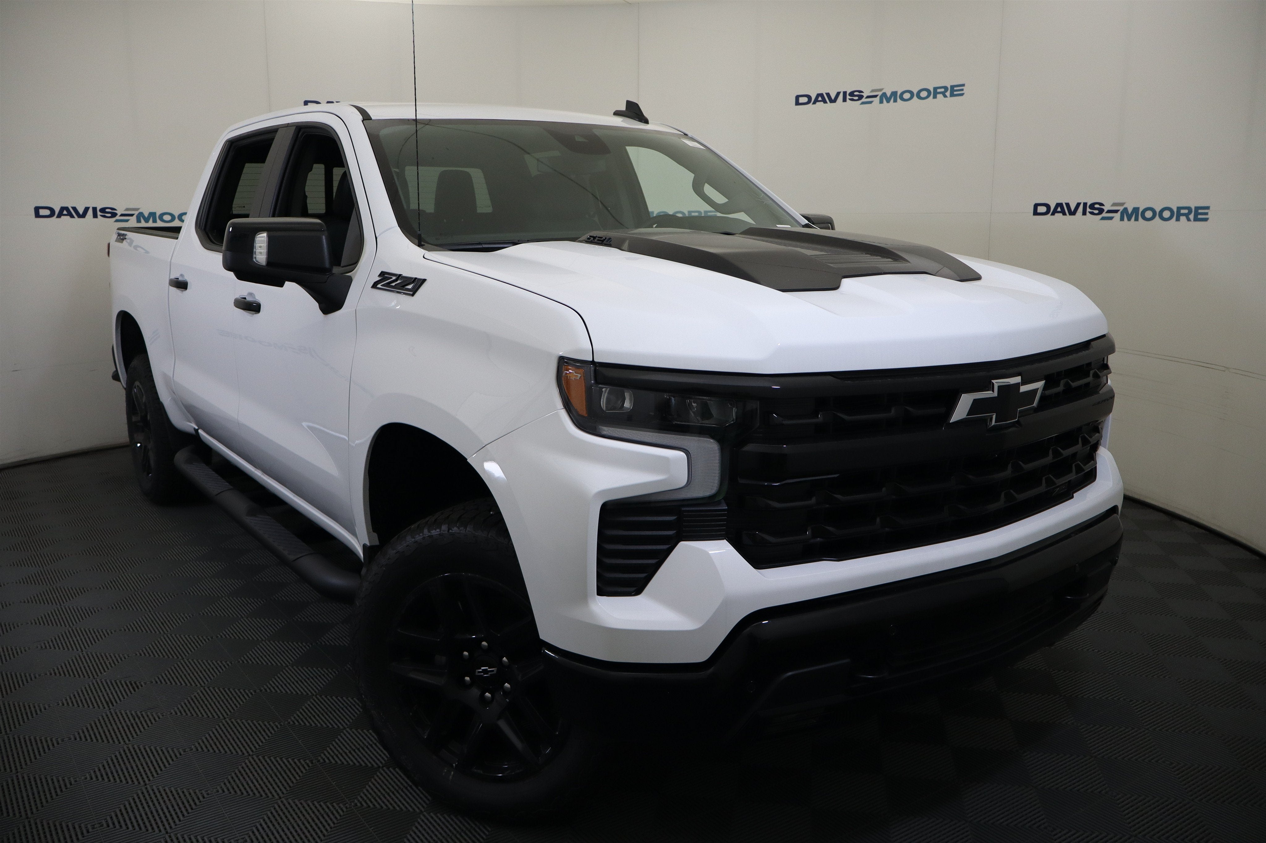2026 Chevrolet Silverado 1500 LT Trail Boss Crew Cab 4WD