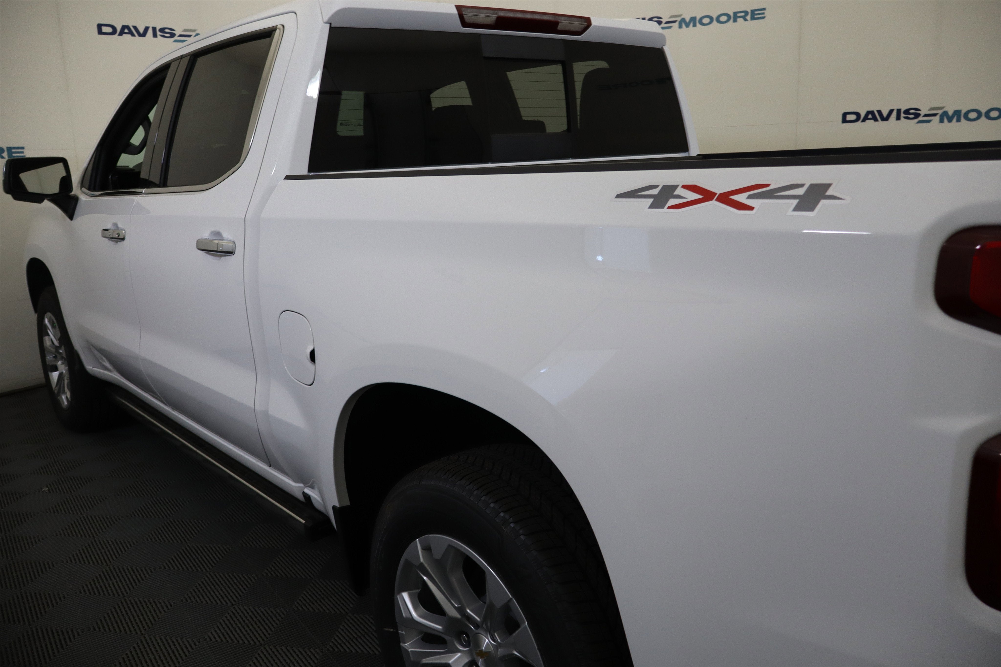 2026 Chevrolet Silverado 1500 LTZ Crew Cab 4WD