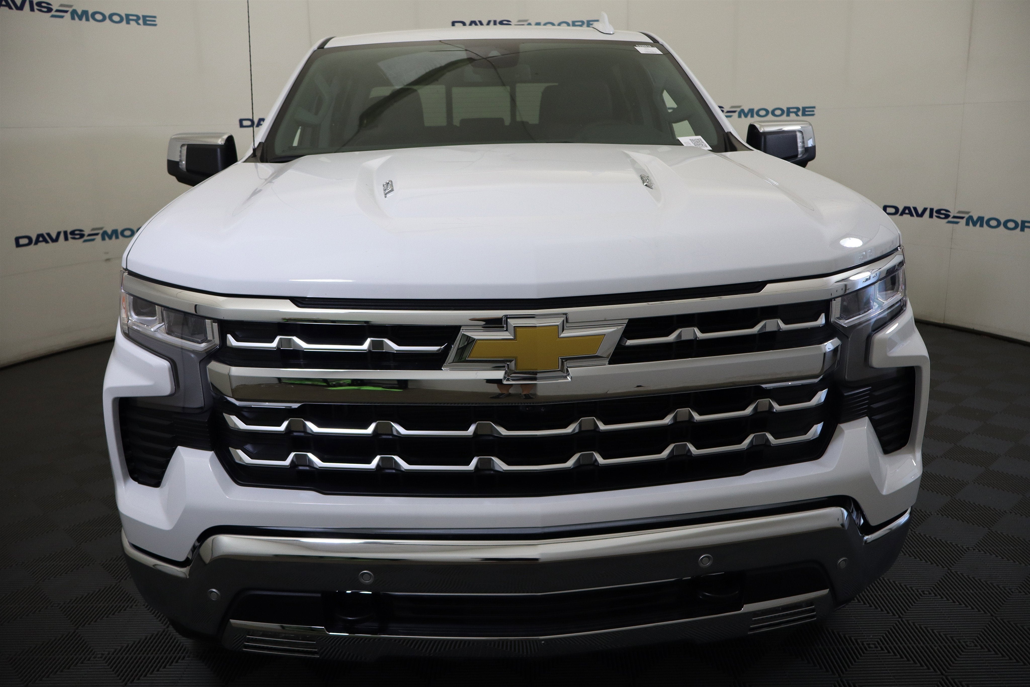 2026 Chevrolet Silverado 1500 LTZ Crew Cab 4WD