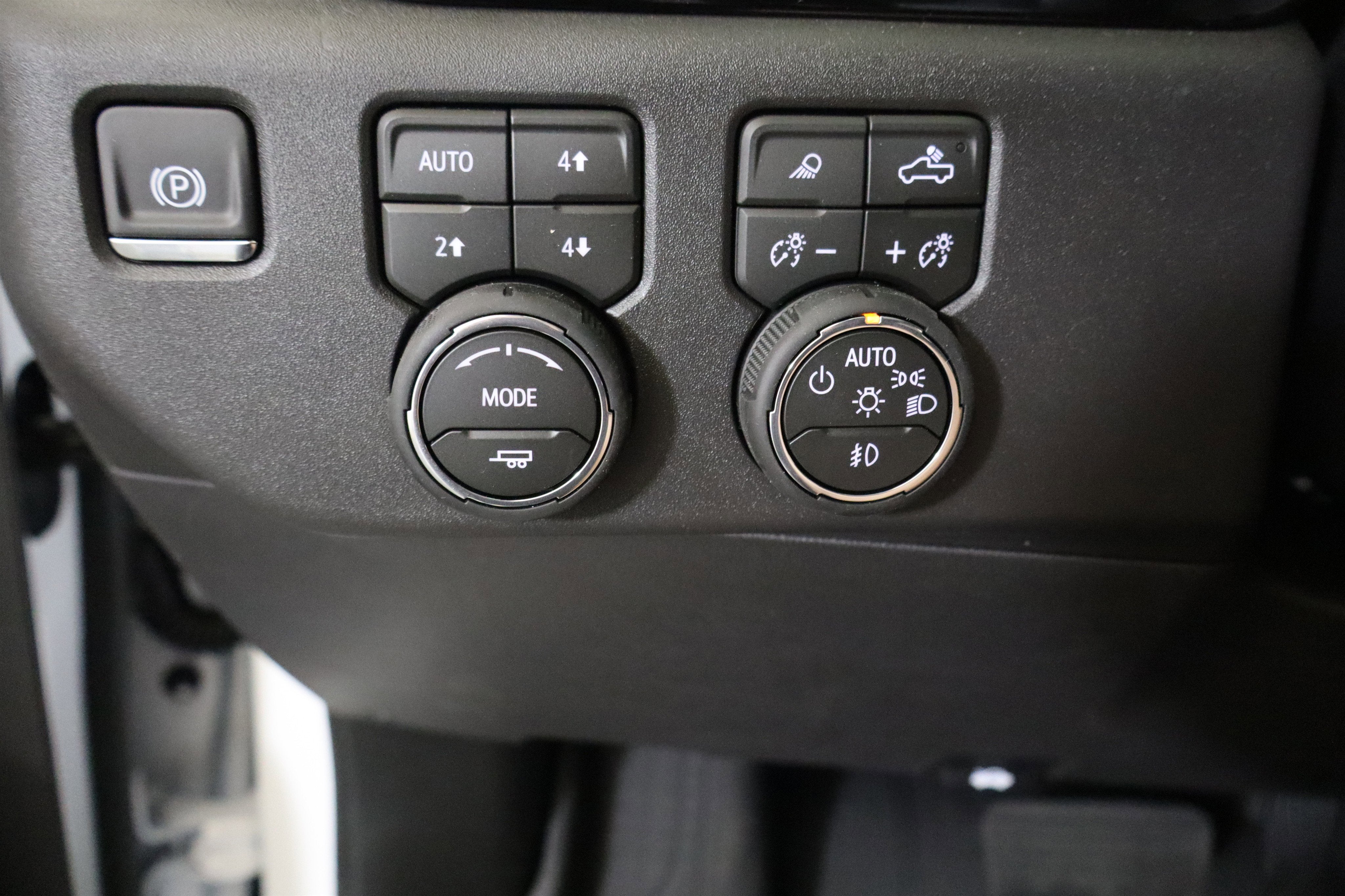 2026 Chevrolet Silverado 1500 LTZ Crew Cab 4WD