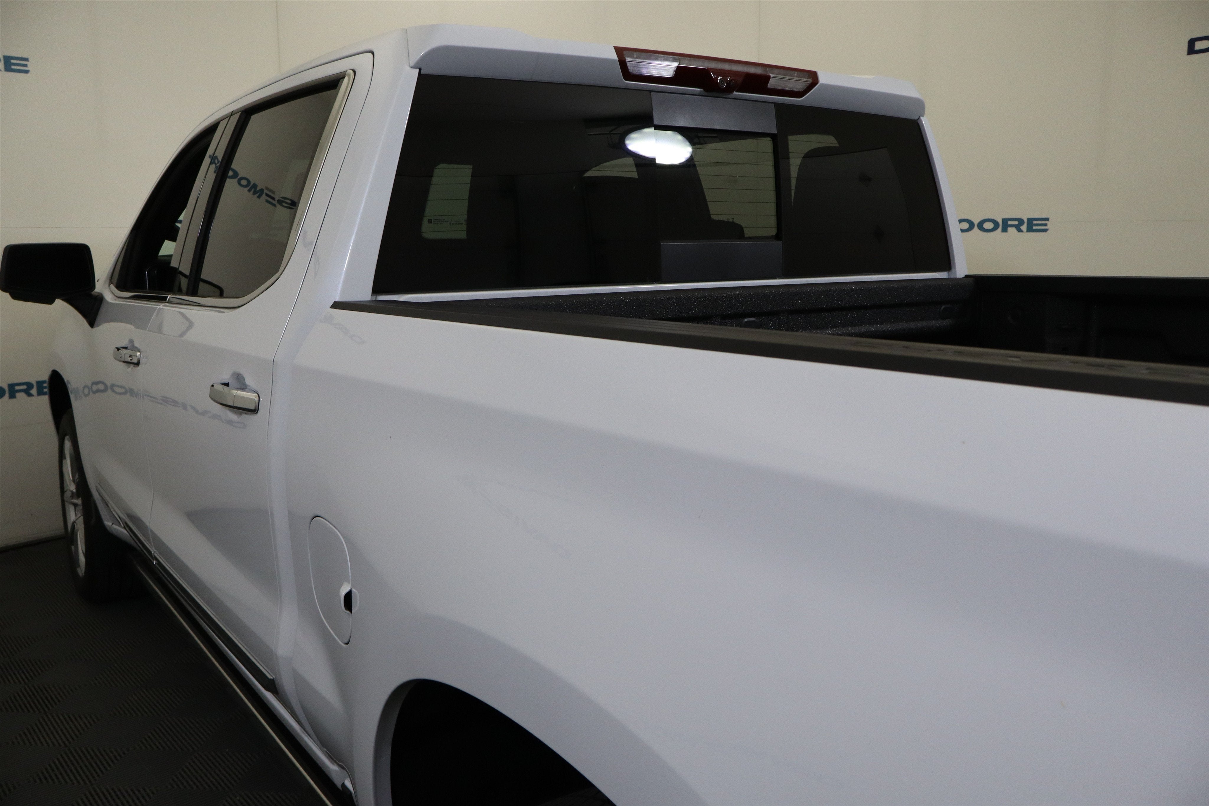 2026 Chevrolet Silverado 1500 High Country Crew Cab 4WD