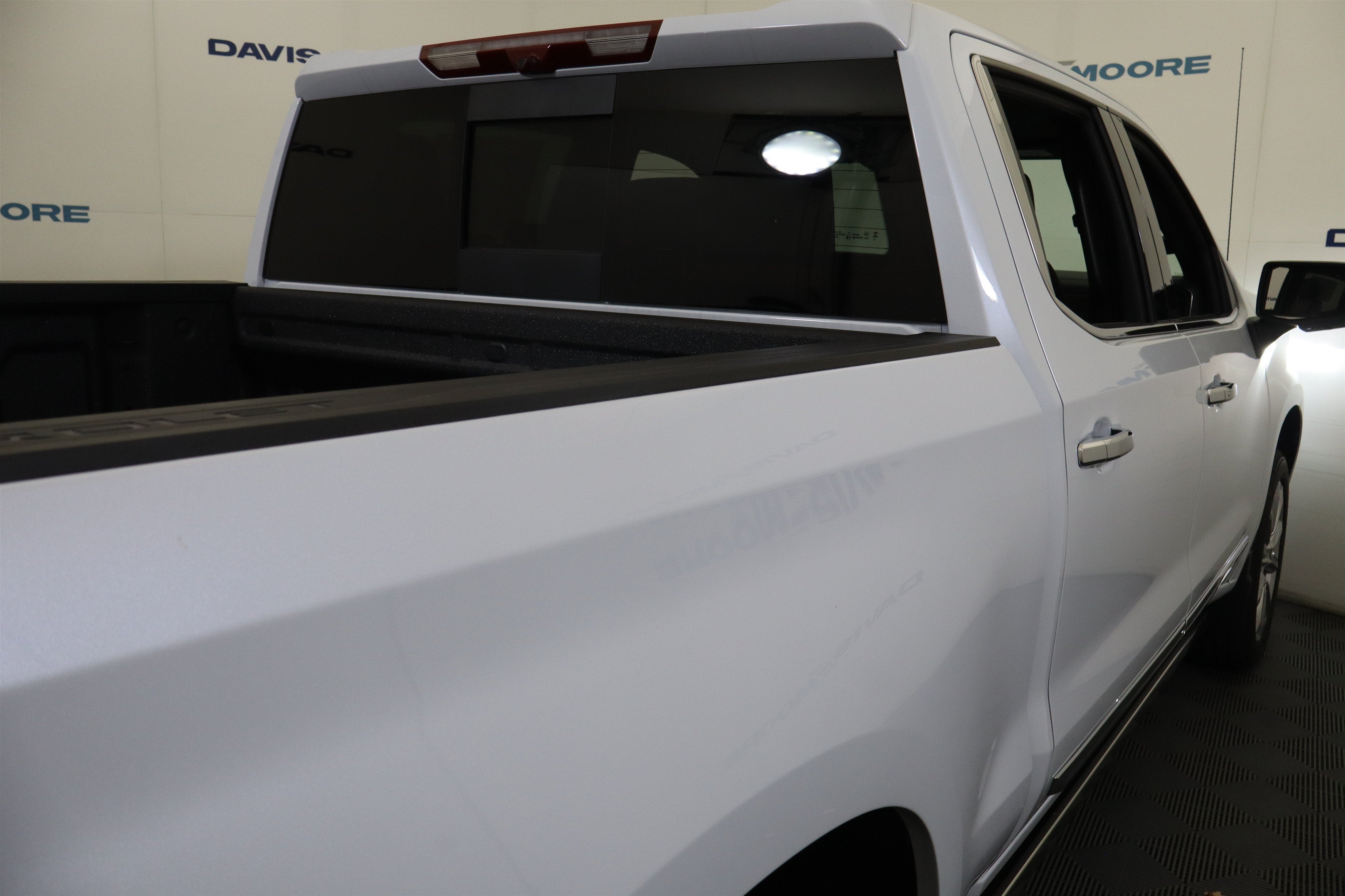 2026 Chevrolet Silverado 1500 High Country Crew Cab 4WD