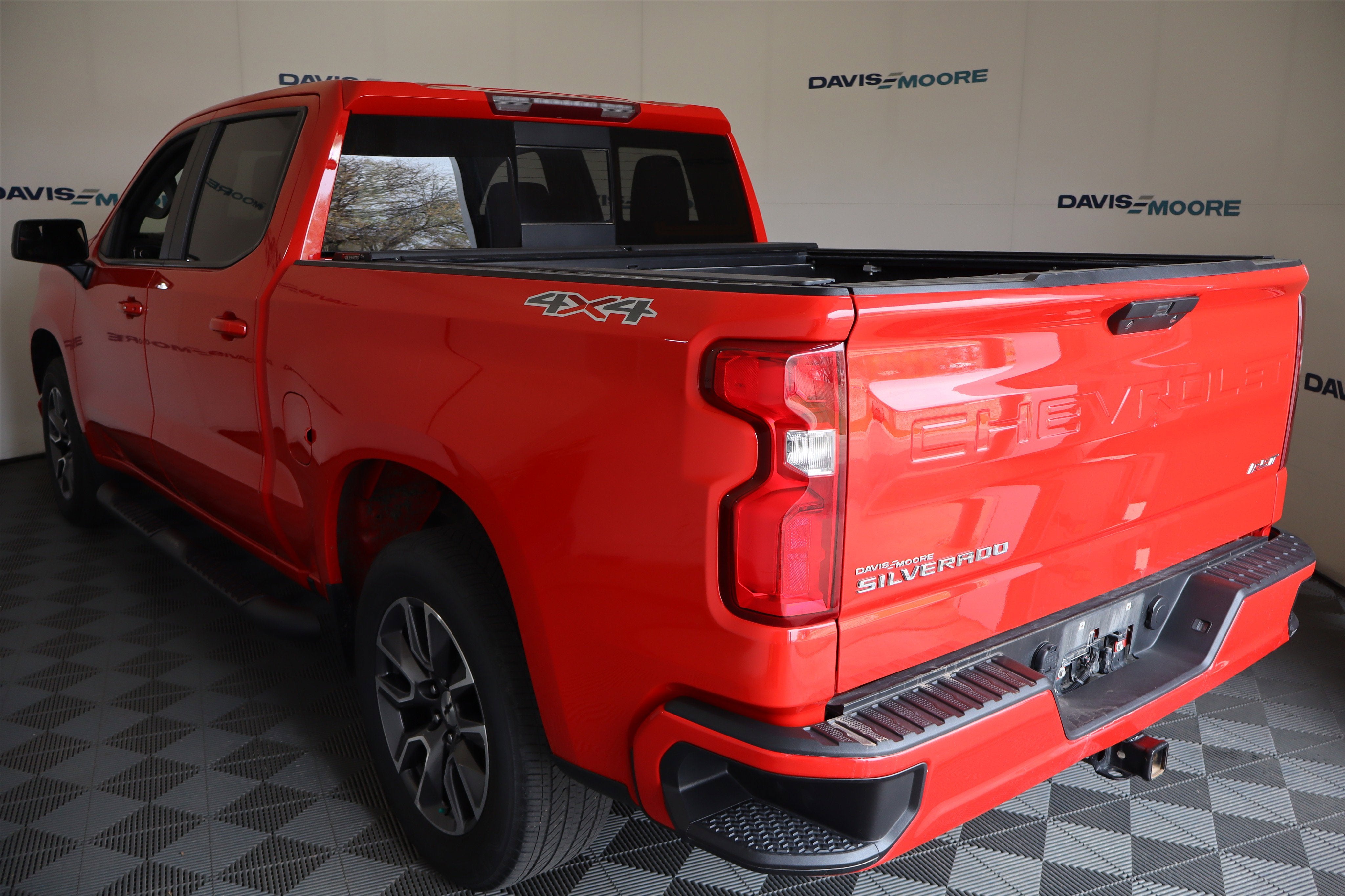 2020 Chevrolet Silverado 1500 RST Crew Cab 4WD