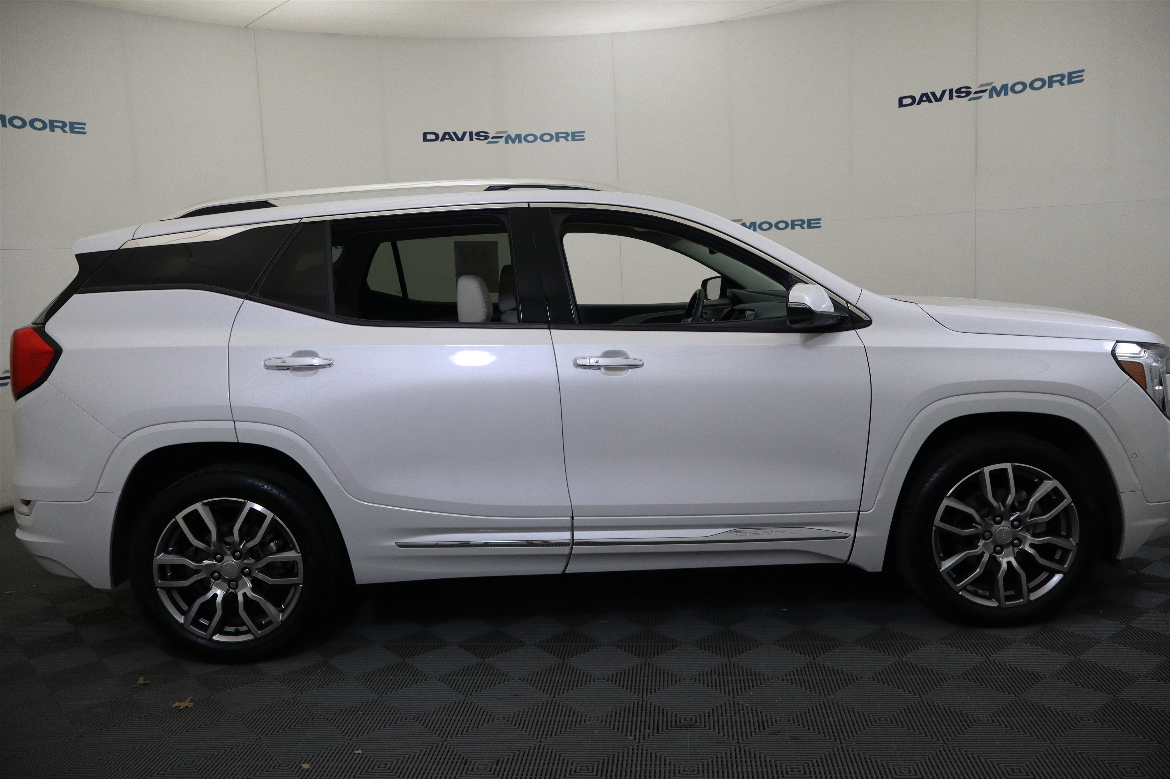 2023 GMC Terrain Denali AWD