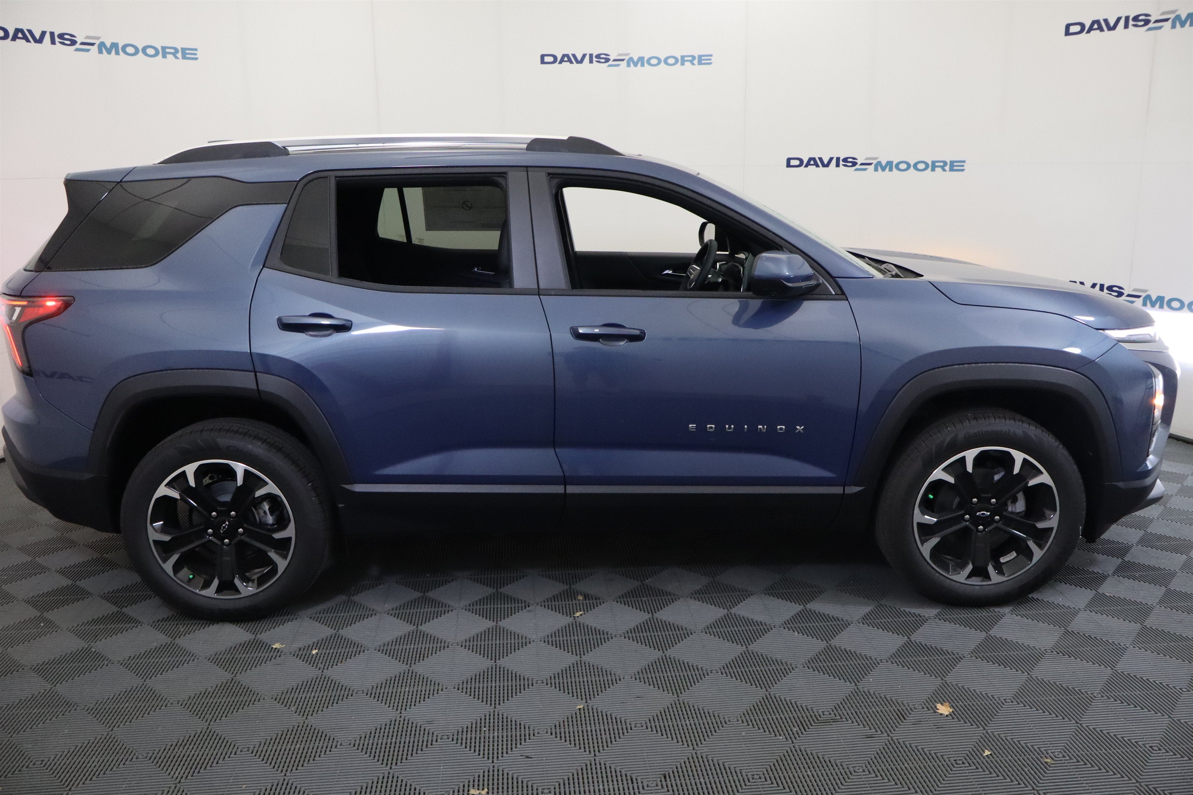 2027 Chevrolet Equinox FWD LT