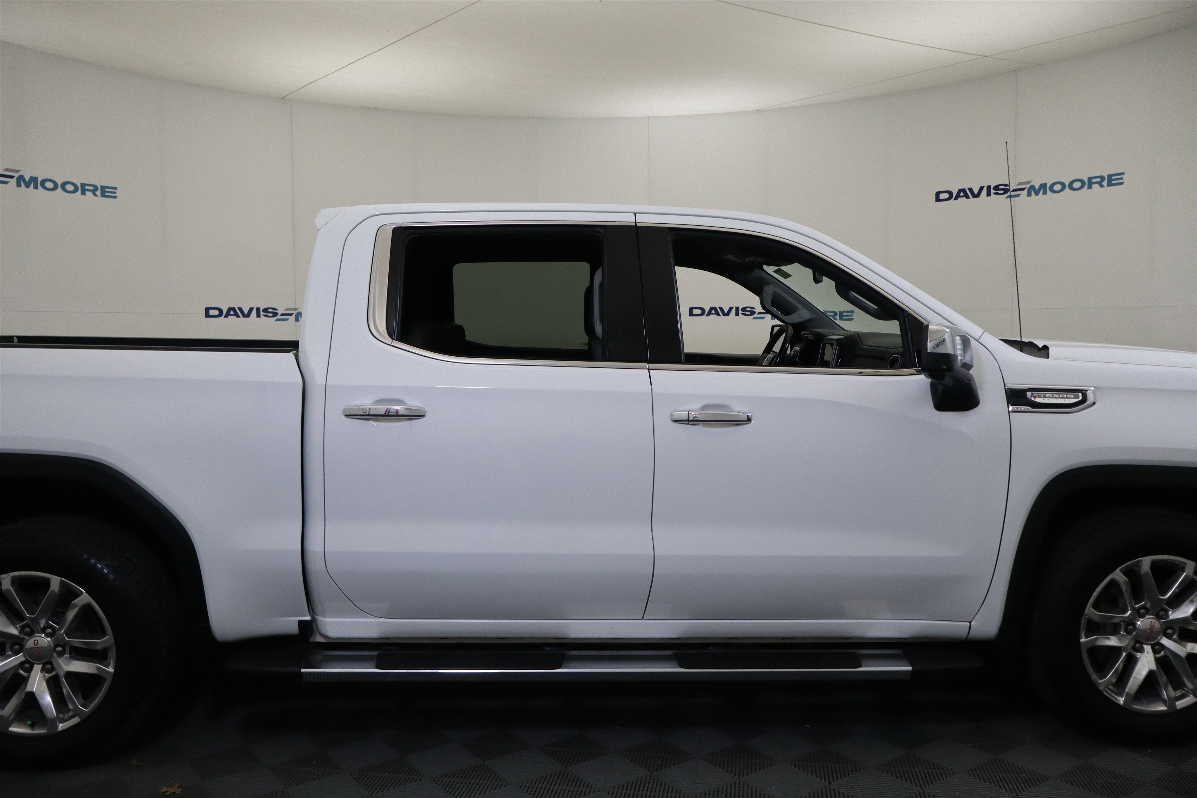 2021 GMC Sierra 1500 SLT Crew Cab 4WD