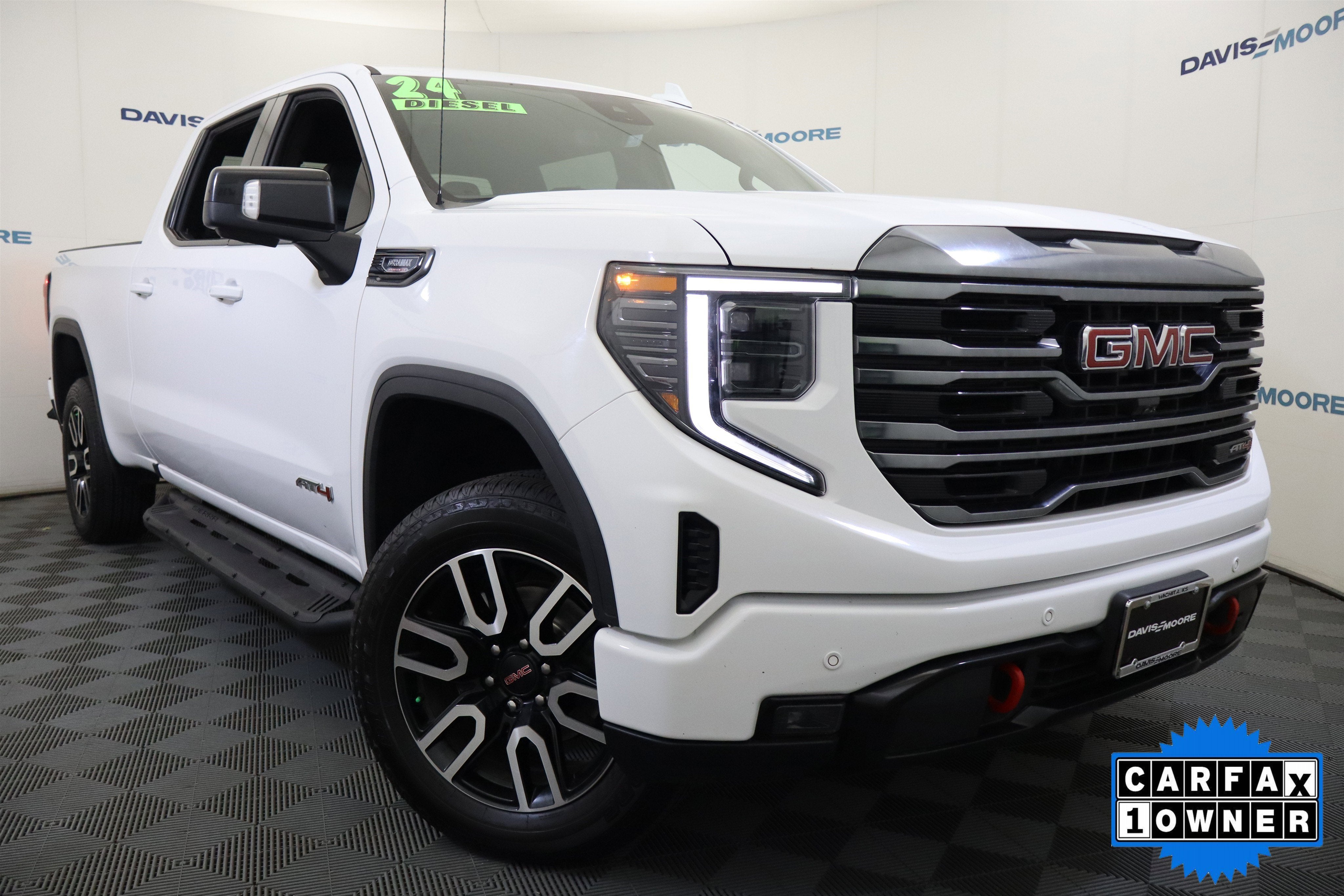 2024 GMC Sierra 1500 AT4 Crew Cab 4WD