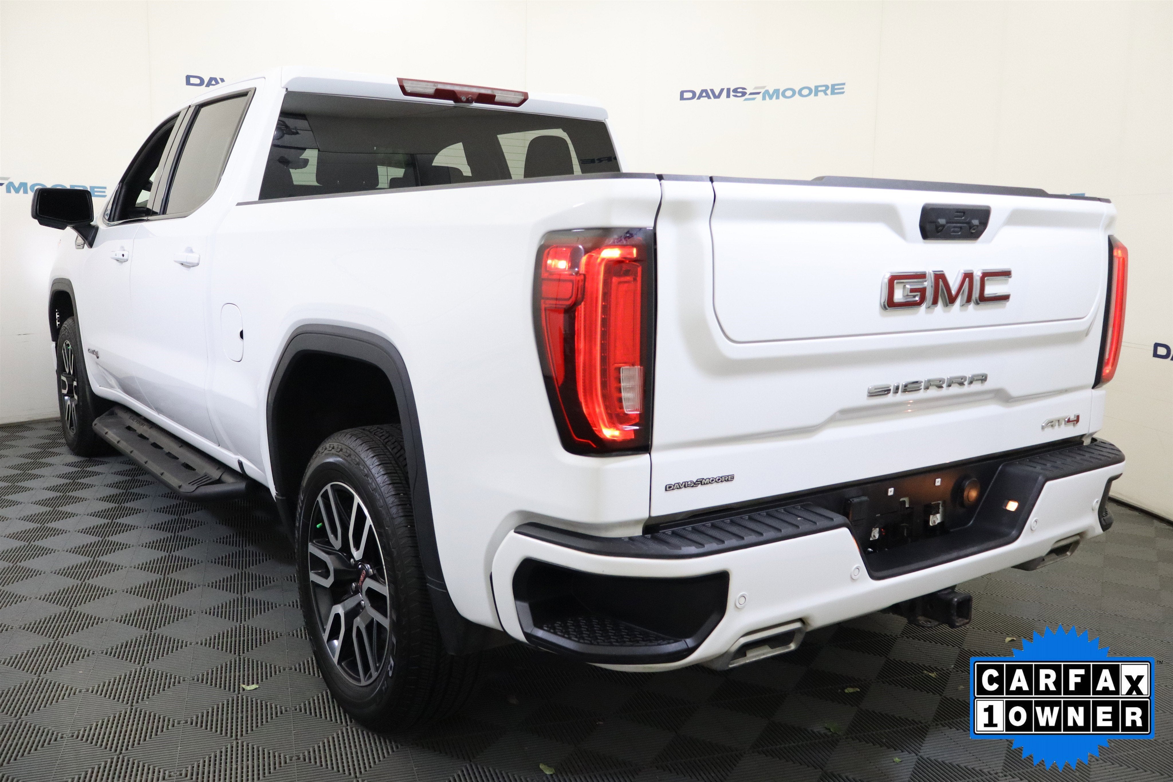 2024 GMC Sierra 1500 AT4 Crew Cab 4WD