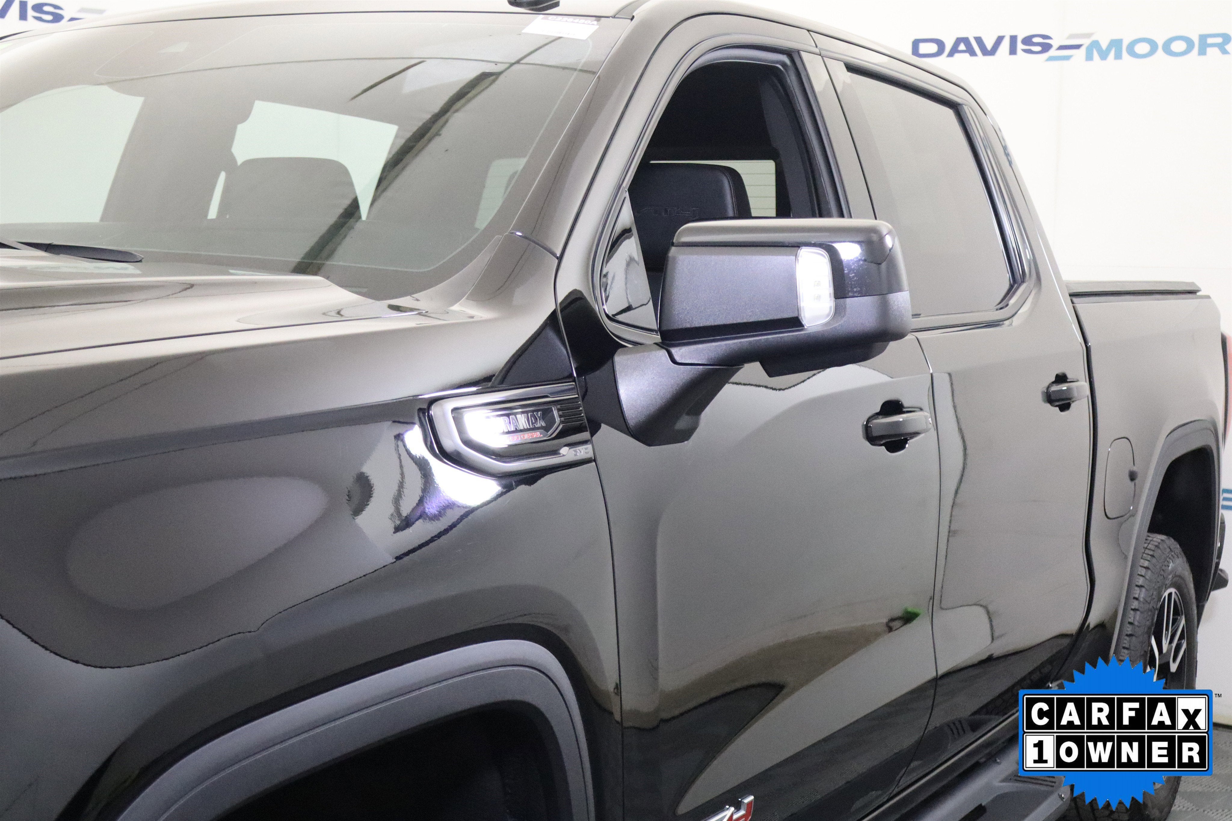 2025 GMC Sierra 1500 AT4 Crew Cab 4WD