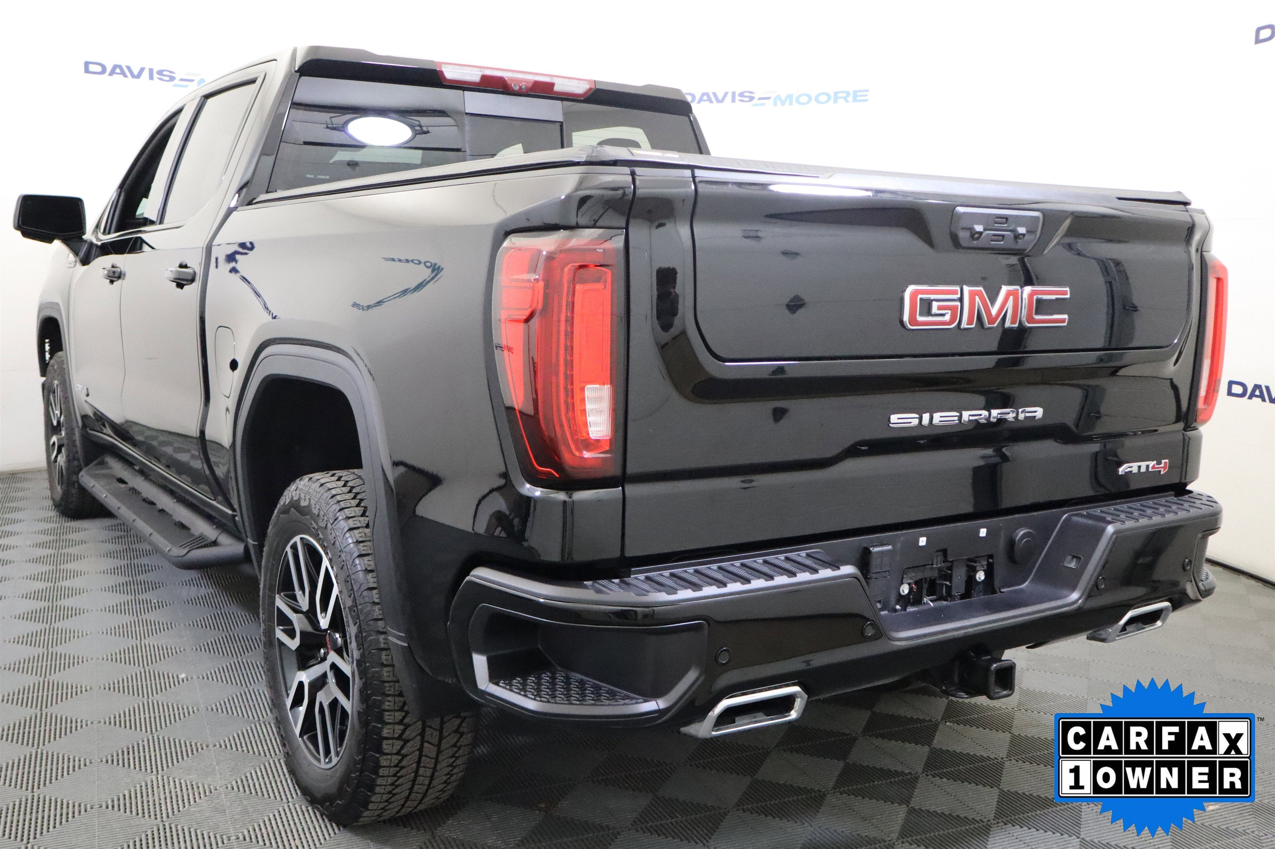 2025 GMC Sierra 1500 AT4 Crew Cab 4WD