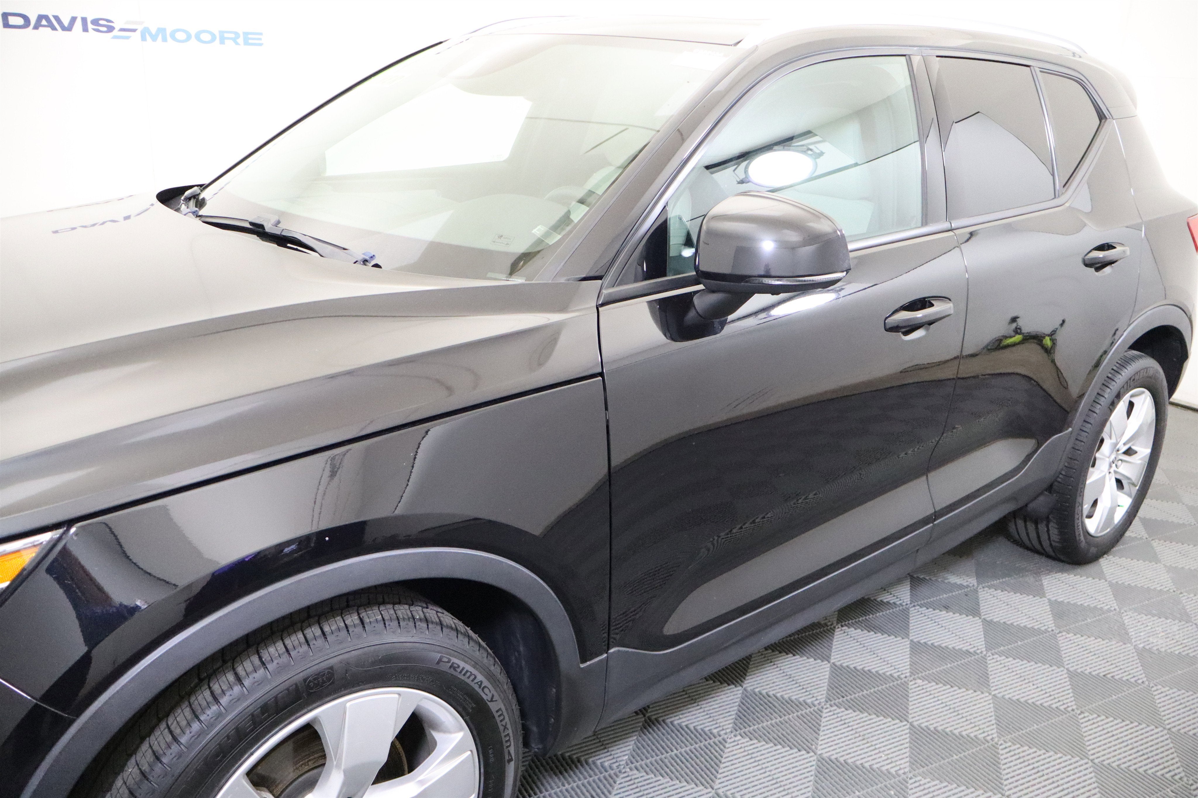 2022 Volvo XC40 Momentum