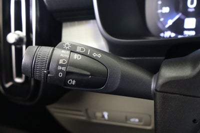 2022 Volvo XC40 Momentum